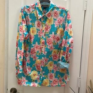 Jones New York Signature floral print button down shirt. Size 1X
